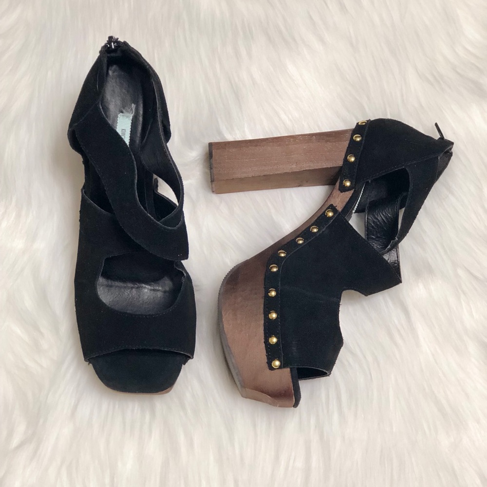 Urban Outfitters Kimchi Blue Suede Platform Sandal